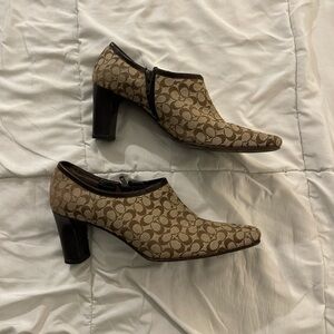 Coach Elegant Brown Patterned Women's Heels